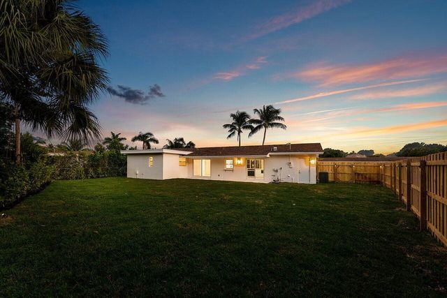 2433 Palm Road, West Palm Beach, FL 33406