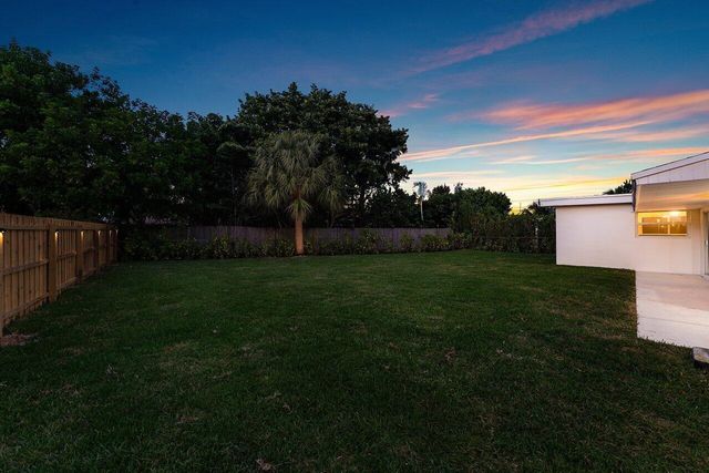 2433 Palm Road, West Palm Beach, FL 33406