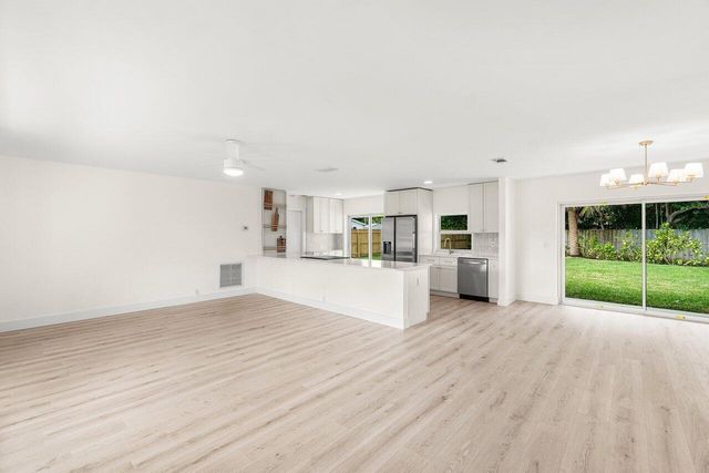 2433 Palm Road, West Palm Beach, FL 33406