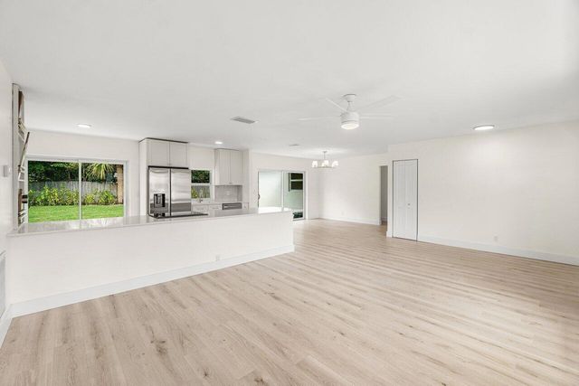 2433 Palm Road, West Palm Beach, FL 33406