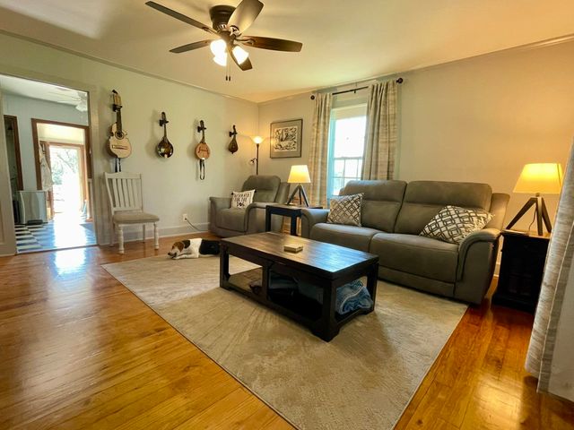 321 Broadway Street, Glendale, SC 29346