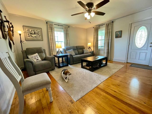 321 Broadway Street, Glendale, SC 29346