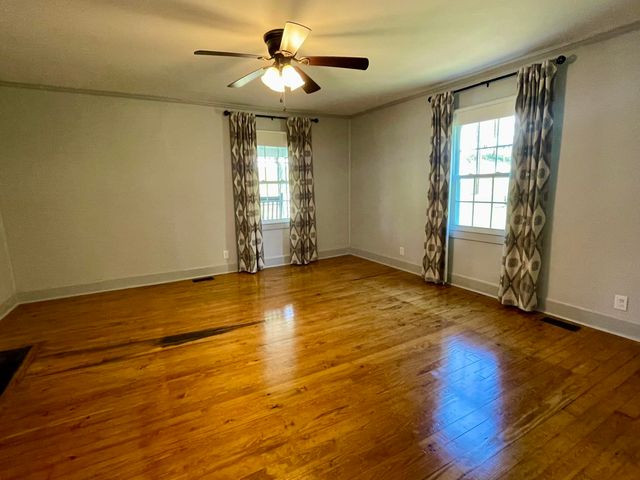 321 Broadway Street, Glendale, SC 29346