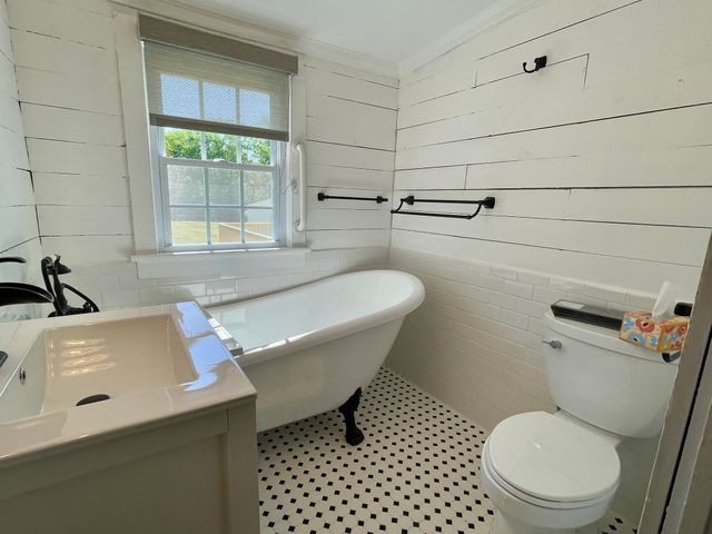 321 Broadway Street, Glendale, SC 29346