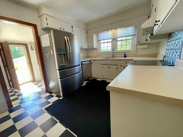 321 Broadway Street, Glendale, SC 29346