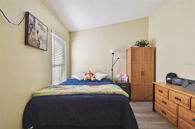 8133 CANTERBURY LAKE BOULEVARD, Tampa, FL 33619