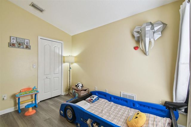 8133 CANTERBURY LAKE BOULEVARD, Tampa, FL 33619