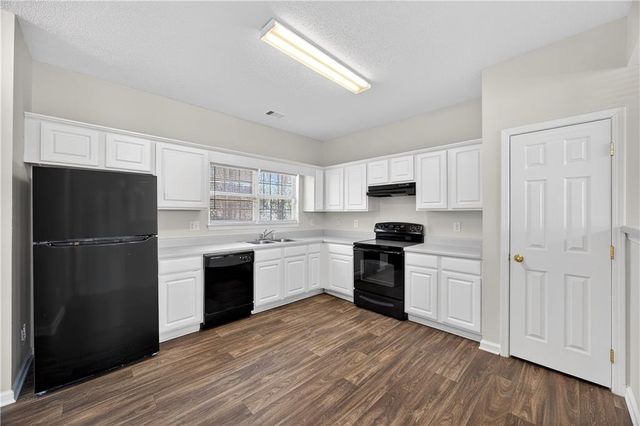 7614 Creekside Lane, Riverdale, GA 30296