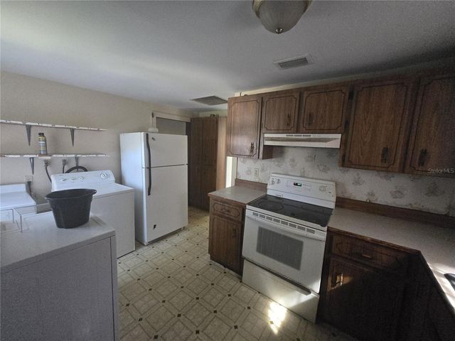 171 N PUTNAM GROVE ROAD, Oak Hill, FL 32759