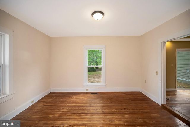 23202 VILLAGE RD, Unionville, VA 22567
