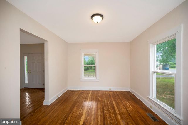 23202 VILLAGE RD, Unionville, VA 22567