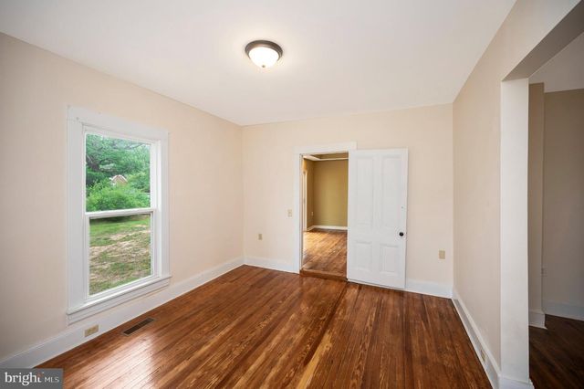 23202 VILLAGE RD, Unionville, VA 22567
