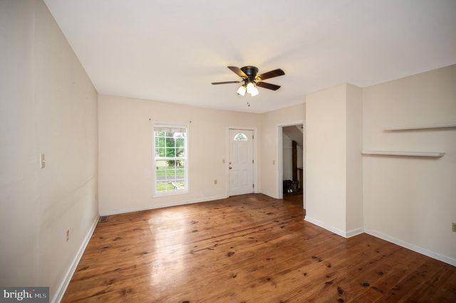 23202 VILLAGE RD, Unionville, VA 22567