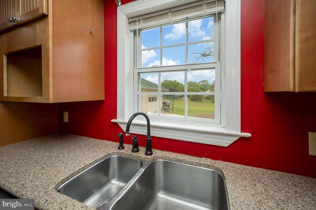 23202 VILLAGE RD, Unionville, VA 22567