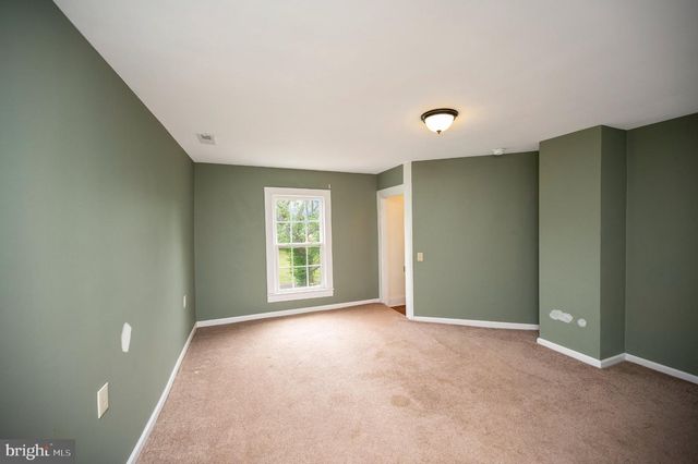 23202 VILLAGE RD, Unionville, VA 22567