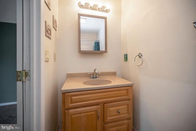 23202 VILLAGE RD, Unionville, VA 22567