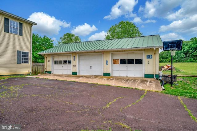 23202 VILLAGE RD, Unionville, VA 22567