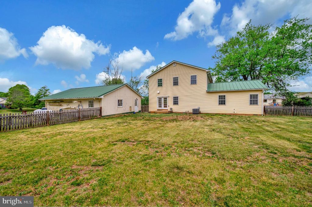 23202 VILLAGE RD, Unionville, VA 22567