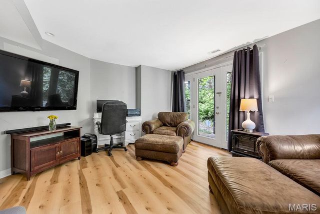 665 Highview Circle Drive, Ballwin, MO 63021