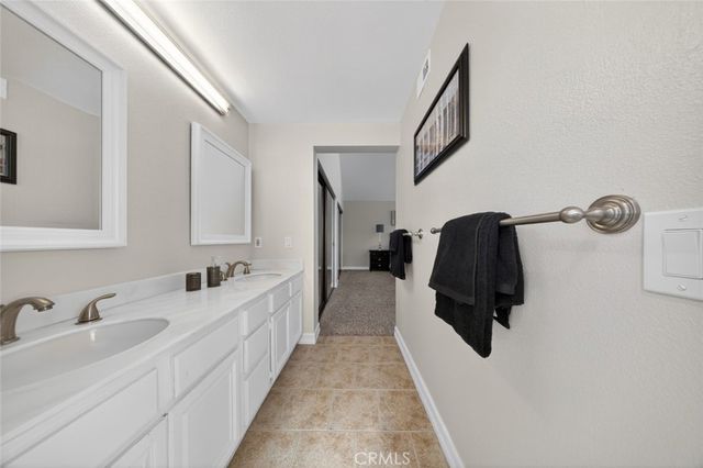 26 Claret 40, Irvine, CA 92614