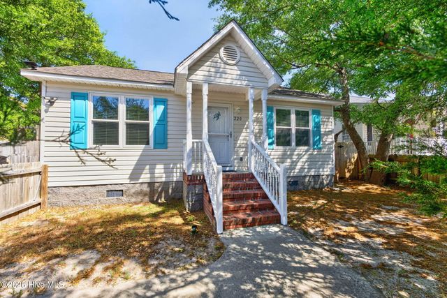 220 NE 33rd Street, Oak Island, NC 28465