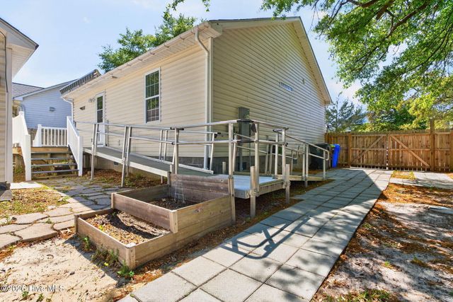 220 NE 33rd Street, Oak Island, NC 28465