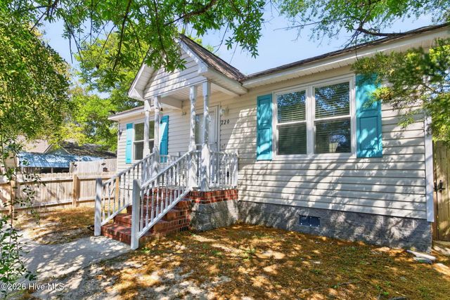 220 NE 33rd Street, Oak Island, NC 28465