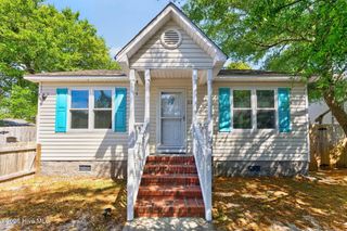 220 NE 33rd Street, Oak Island, NC 28465