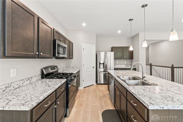 1189 Heathgate Way, Fairborn, OH 45324