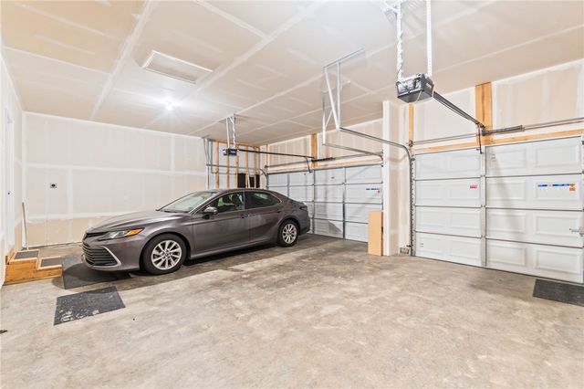 1189 Heathgate Way, Fairborn, OH 45324