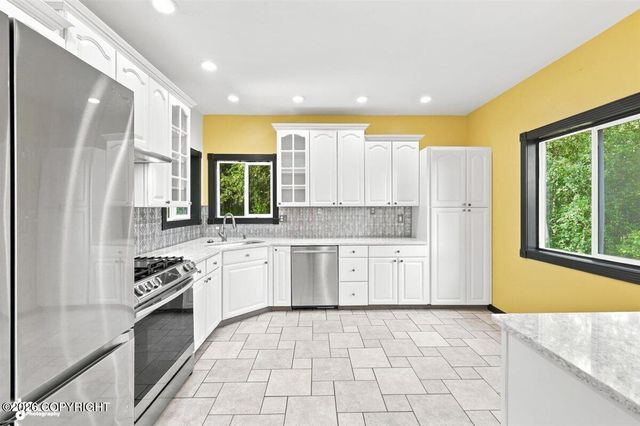 1825 S Creekside Drive, Wasilla, AK 99654