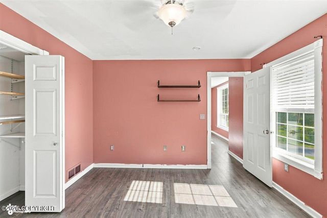1825 S Creekside Drive, Wasilla, AK 99654