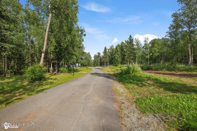 1825 S Creekside Drive, Wasilla, AK 99654