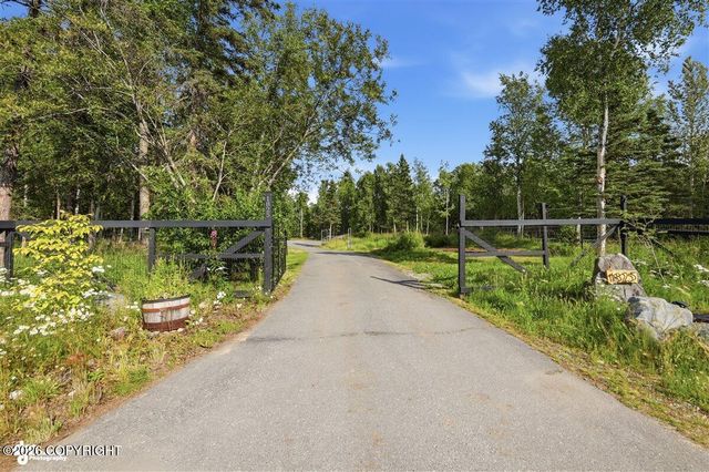 1825 S Creekside Drive, Wasilla, AK 99654