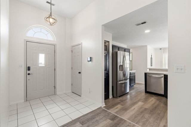 2104 LAFAYETTE CT, Columbia, MO 65202