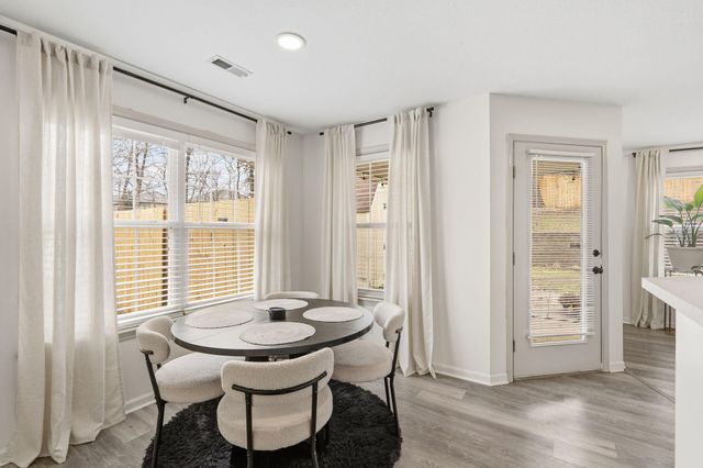 2104 LAFAYETTE CT, Columbia, MO 65202