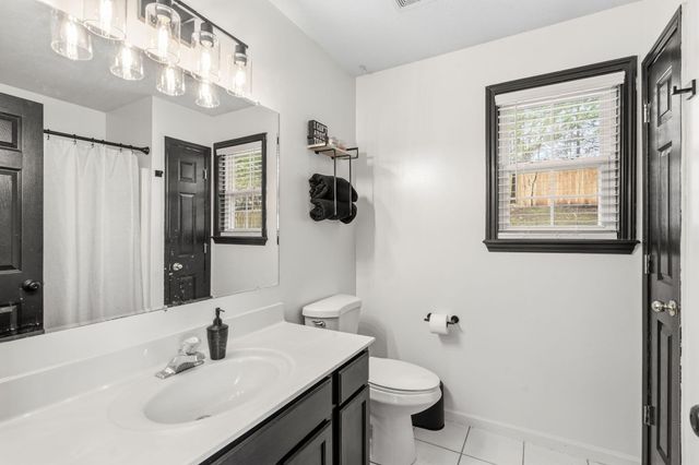 2104 LAFAYETTE CT, Columbia, MO 65202