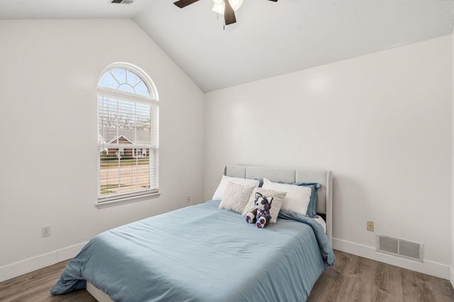 2104 LAFAYETTE CT, Columbia, MO 65202