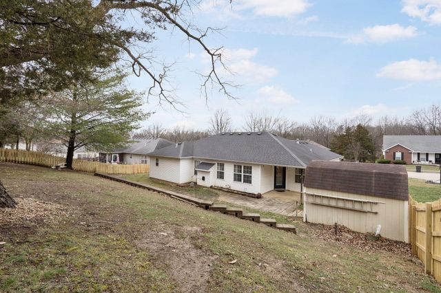 2104 LAFAYETTE CT, Columbia, MO 65202