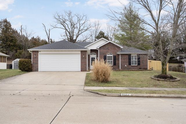 2104 LAFAYETTE CT, Columbia, MO 65202