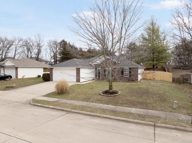 2104 LAFAYETTE CT, Columbia, MO 65202