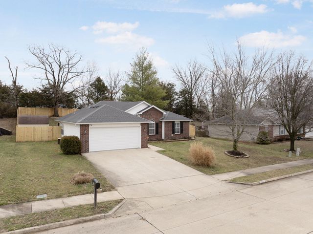 2104 LAFAYETTE CT, Columbia, MO 65202