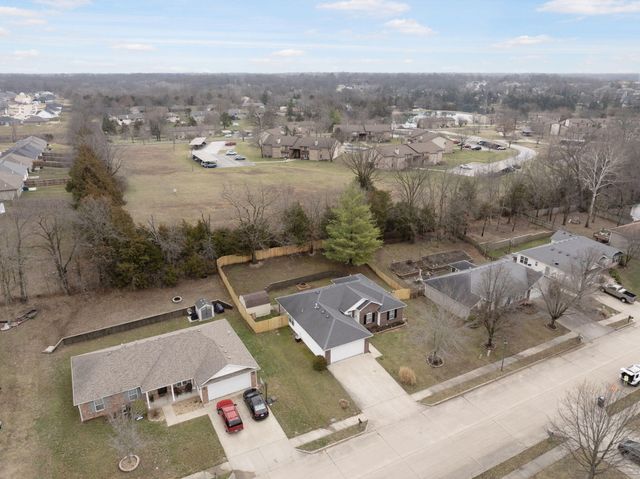 2104 LAFAYETTE CT, Columbia, MO 65202