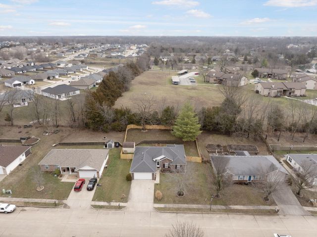 2104 LAFAYETTE CT, Columbia, MO 65202