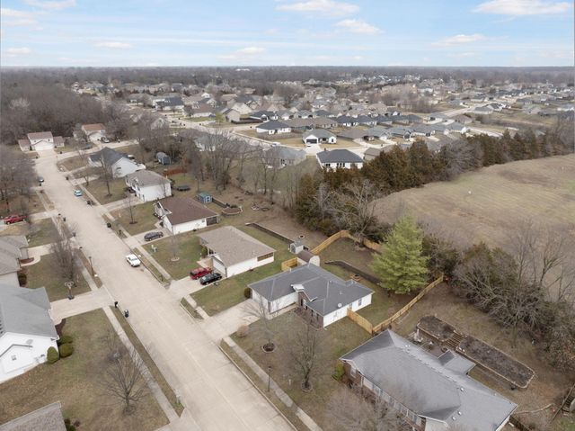 2104 LAFAYETTE CT, Columbia, MO 65202