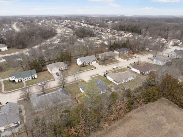 2104 LAFAYETTE CT, Columbia, MO 65202