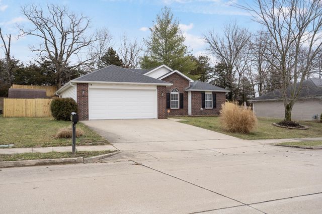 2104 LAFAYETTE CT, Columbia, MO 65202