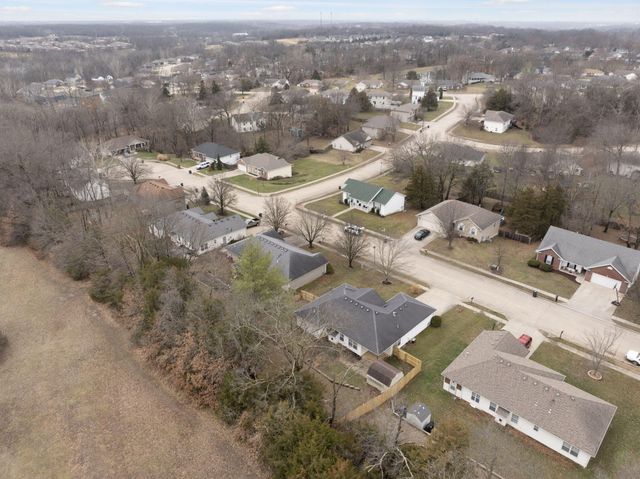 2104 LAFAYETTE CT, Columbia, MO 65202