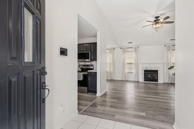 2104 LAFAYETTE CT, Columbia, MO 65202