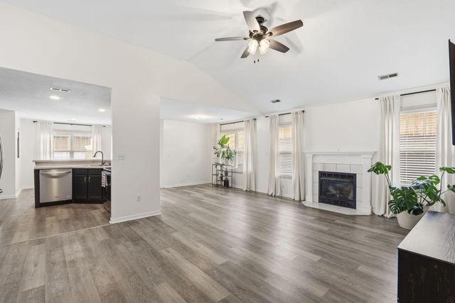 2104 LAFAYETTE CT, Columbia, MO 65202